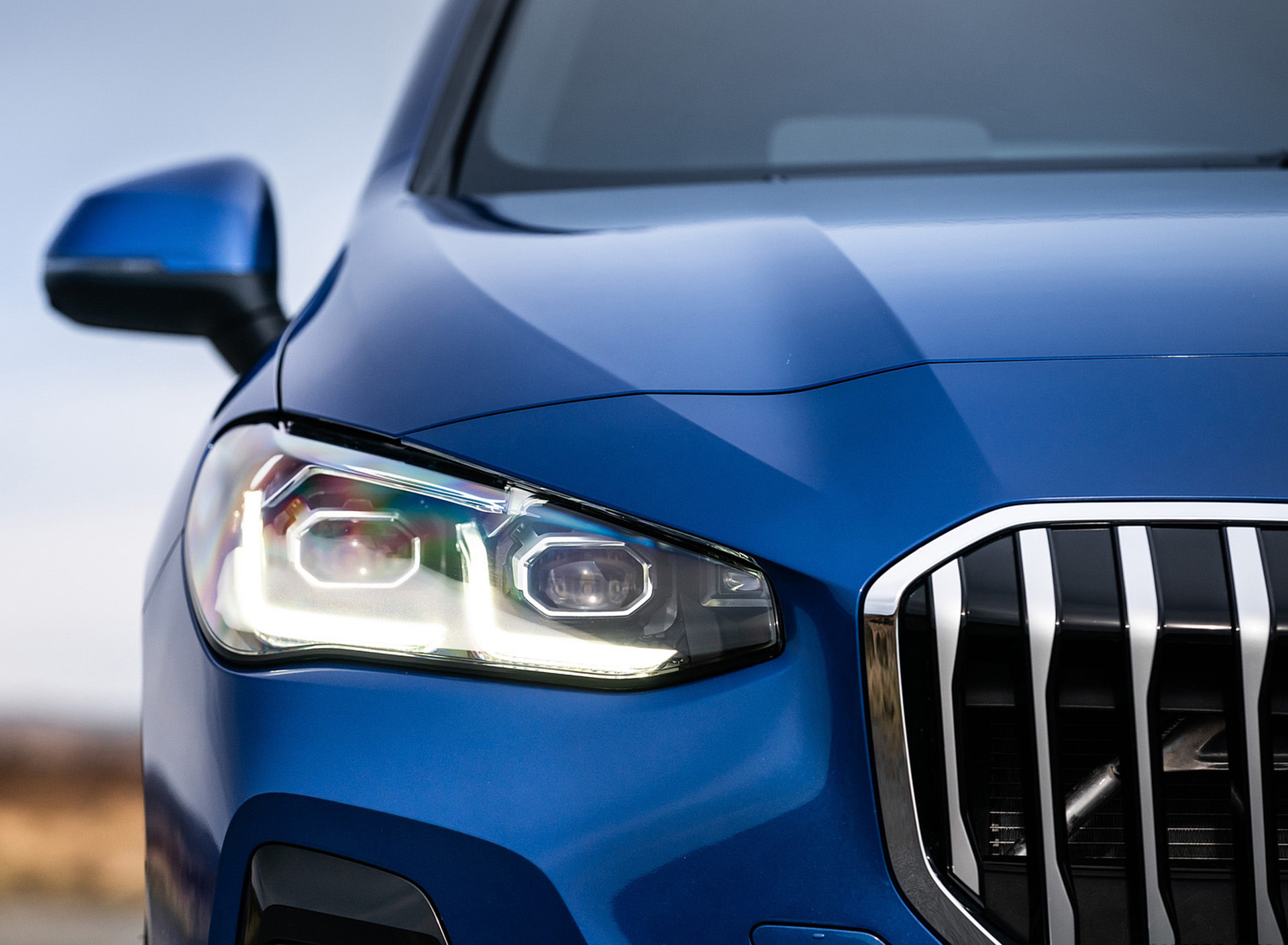 Download 2022 BMW 223i Active Tourer - UK version - Headlight HD Wallpaper 1920x1409 #18