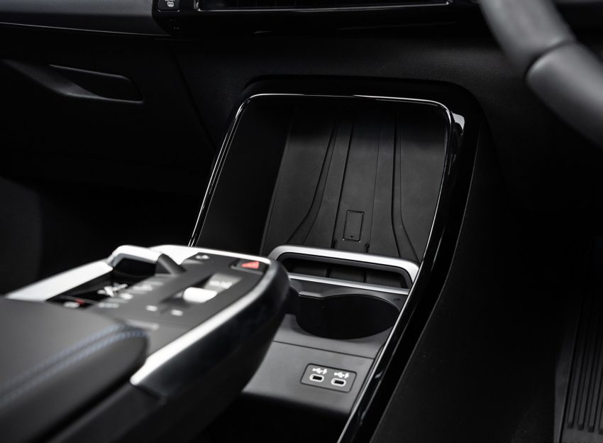 2022 BMW 223i Active Tourer - UK version - Interior, Detail Wallpaper 850x624 #32