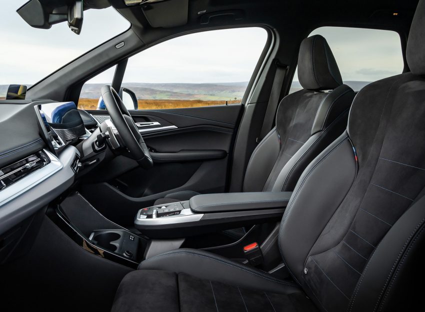 2022 BMW 223i Active Tourer - UK version - Interior, Front Seats Wallpaper 850x624 #34