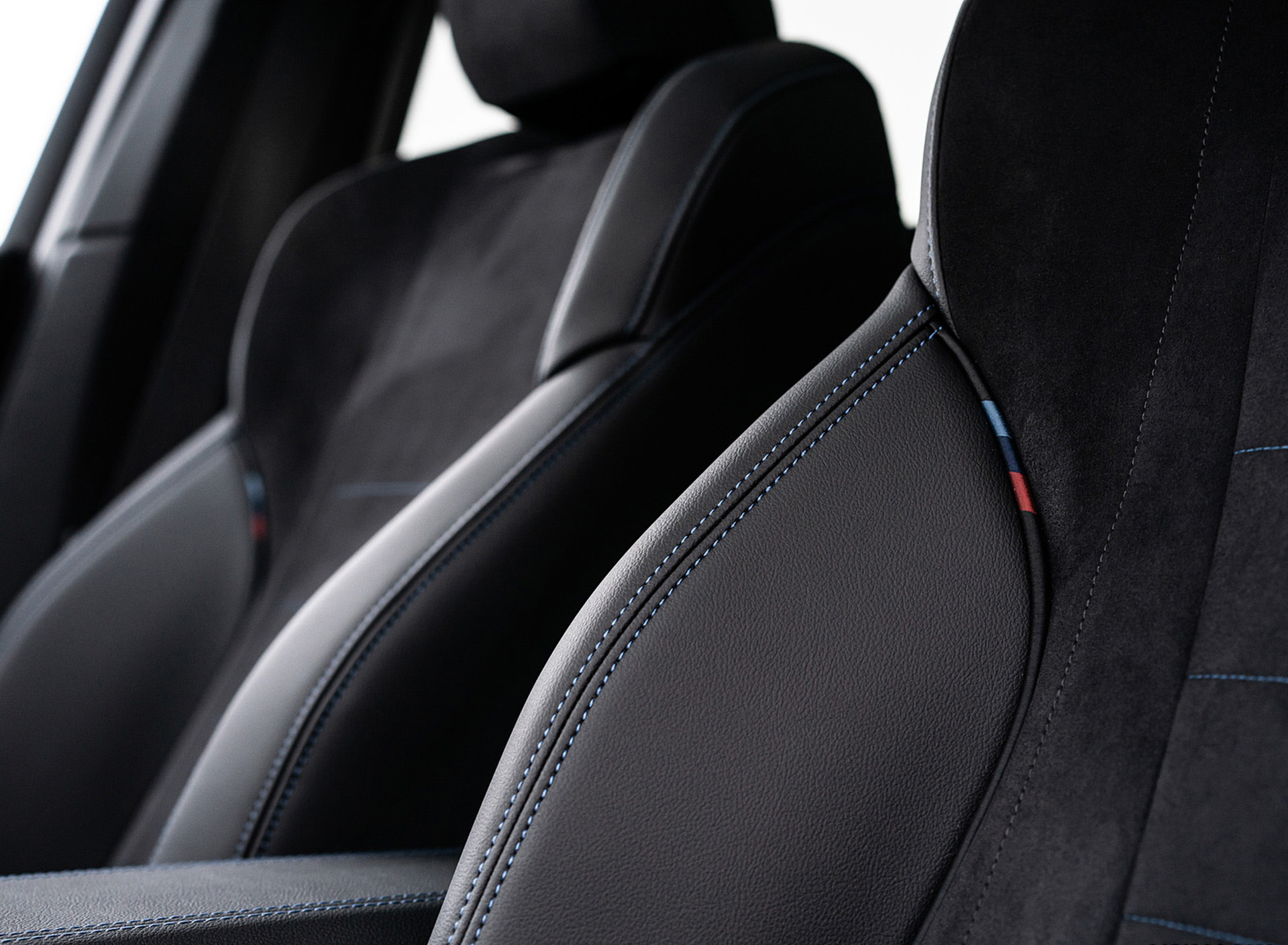 Download 2022 BMW 223i Active Tourer - UK version - Interior, Front Seats HD Wallpaper 1920x1409 #37