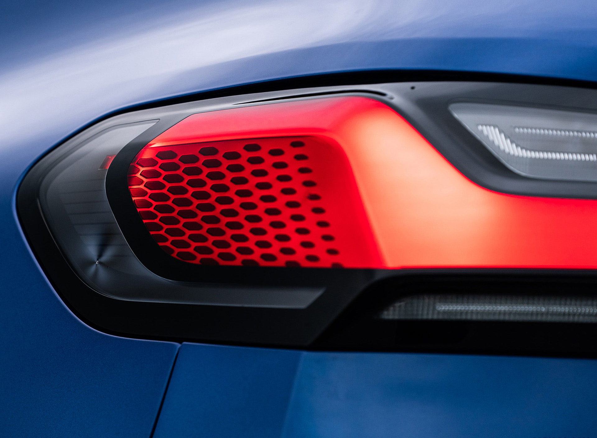 Download 2022 BMW 223i Active Tourer - UK version - Tail Light HD Wallpaper 1920x1409 #21