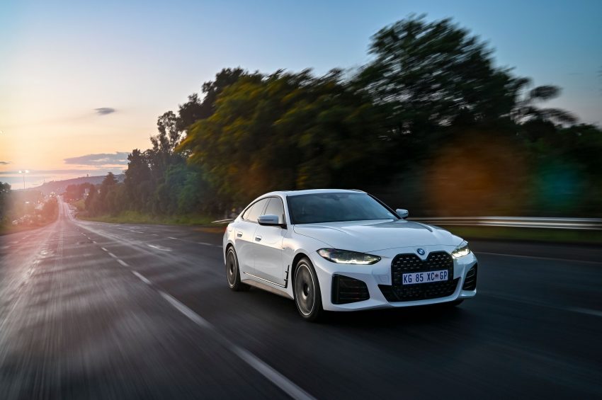 2022 BMW 420i Gran Coupé - SA version - Front Three-Quarter Wallpaper 850x565 #2