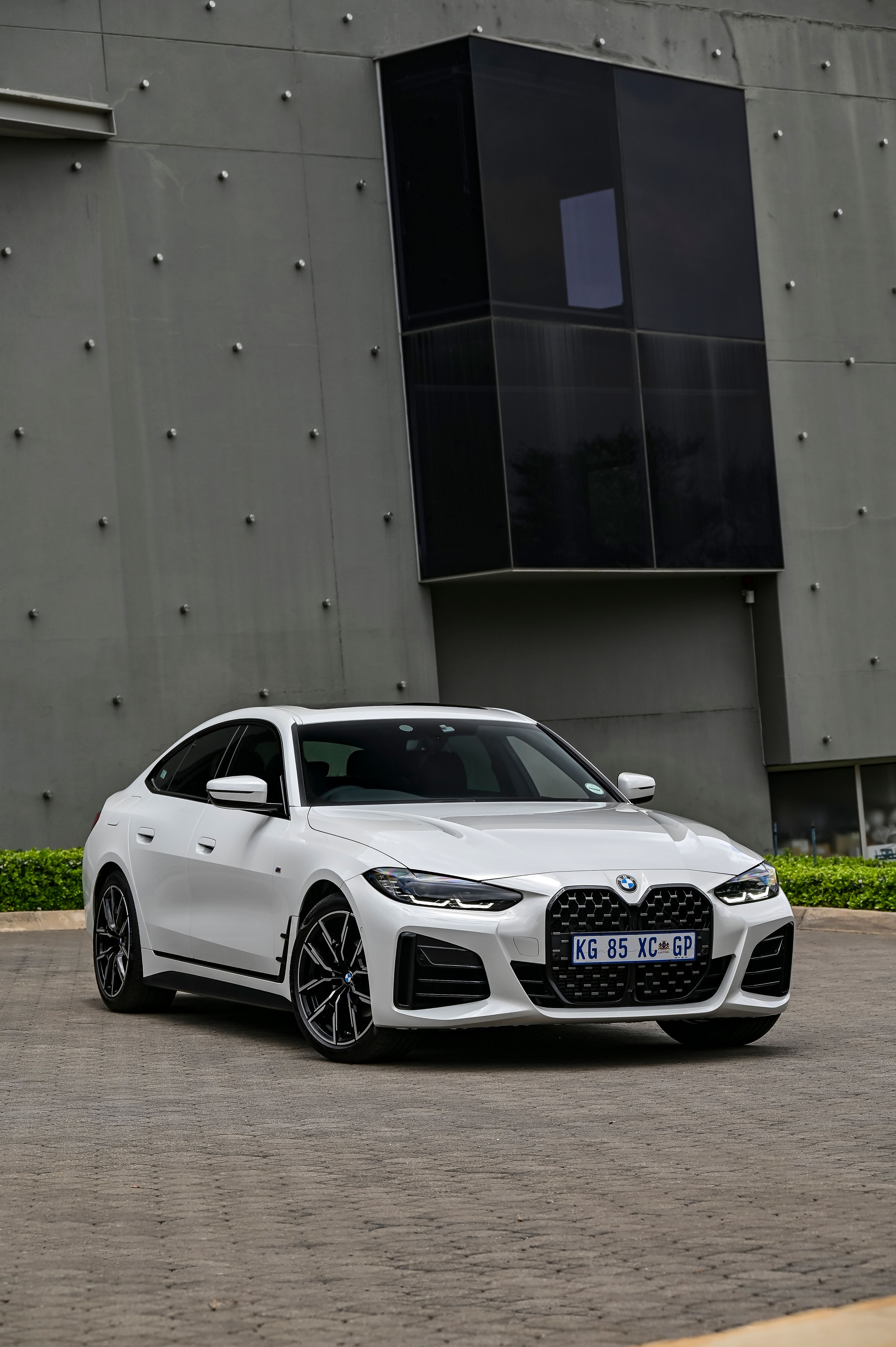 Download 2022 BMW 420i Gran Coupé - SA version - Front Three-Quarter HD Phone Wallpaper 1921x2887 #15