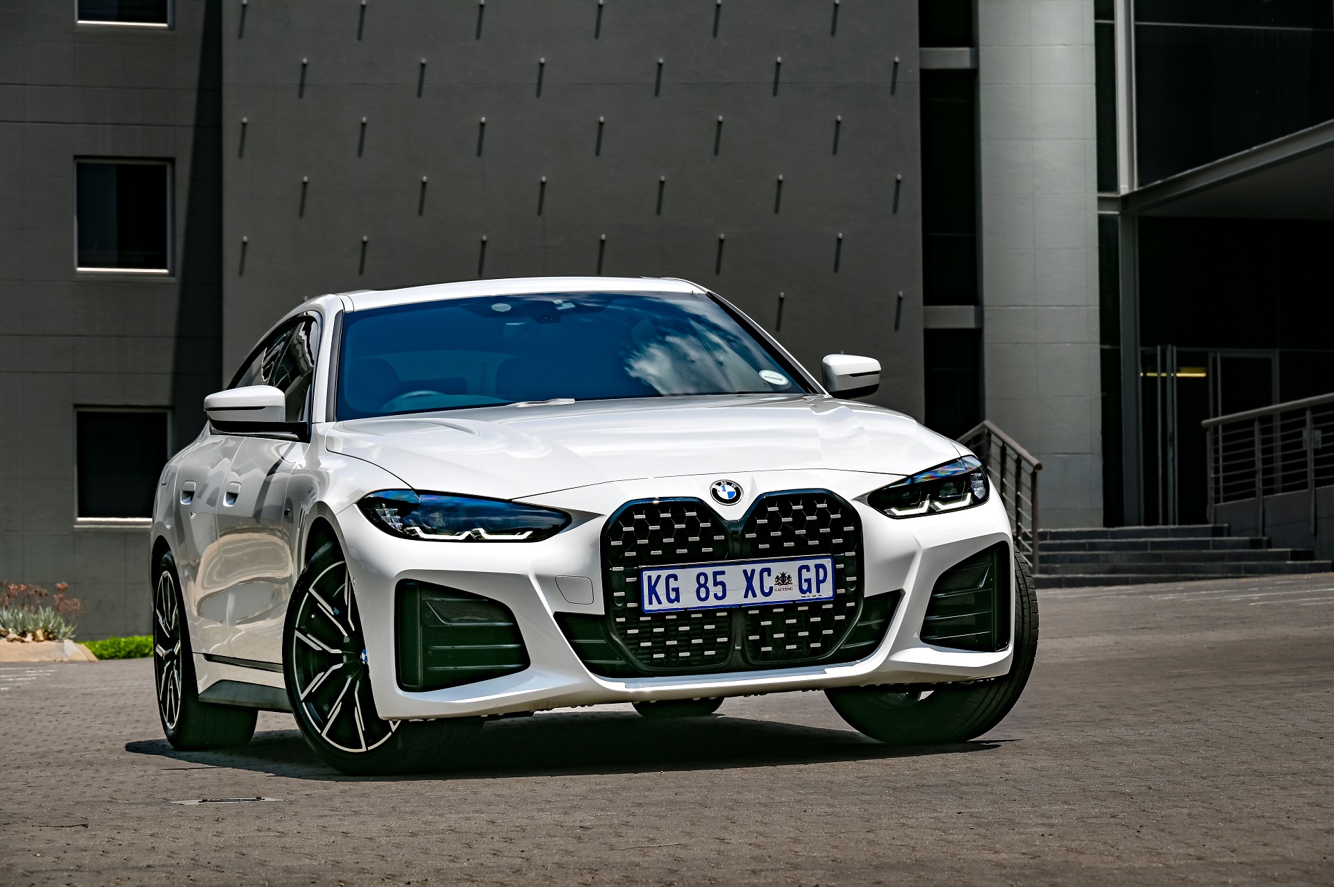 Download 2022 BMW 420i Gran Coupé - SA version - Front HD Wallpaper 1921x1278 #18