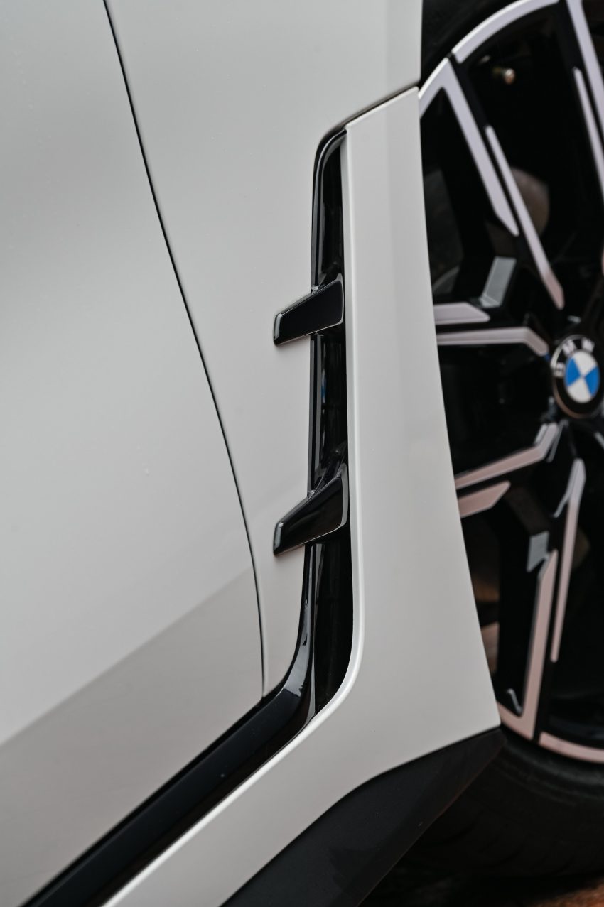 2022 BMW 420i Gran Coupé - SA version - Side Vent Phone Wallpaper 850x1277 #23