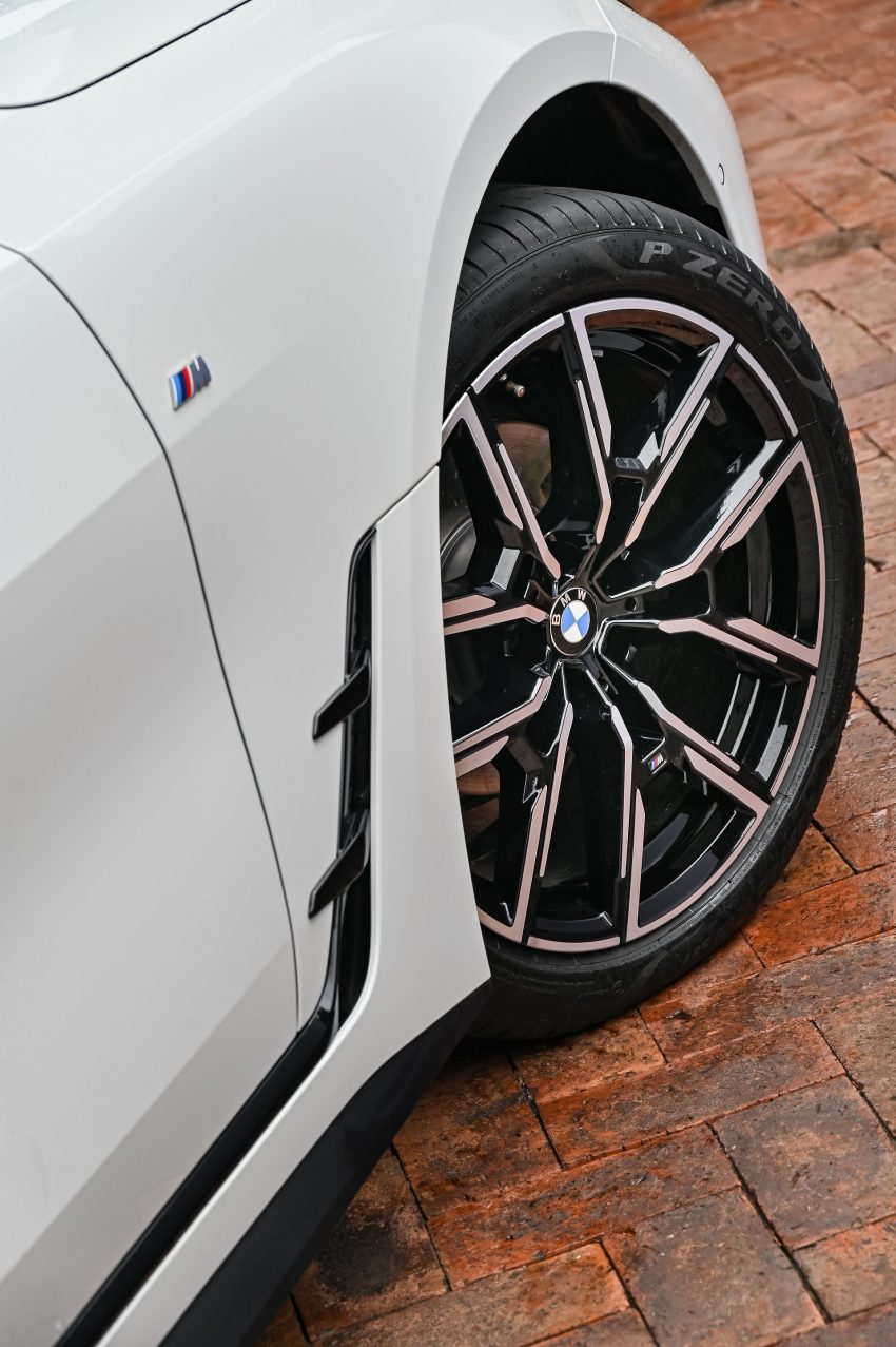 2022 BMW 420i Gran Coupé - SA version - Wheel Phone Wallpaper 850x1277 #25