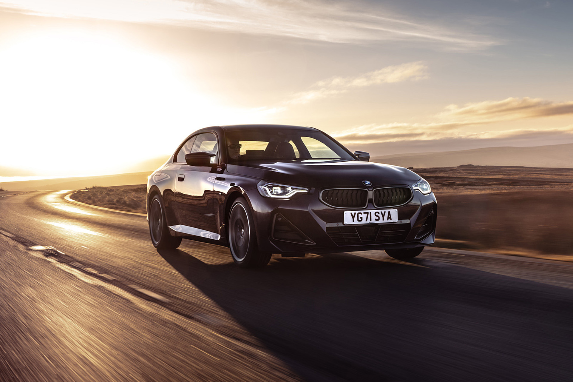 Download 2022 BMW M240i Coupé - UK version - Front Three-Quarter HD Wallpaper 1921x1280 #6