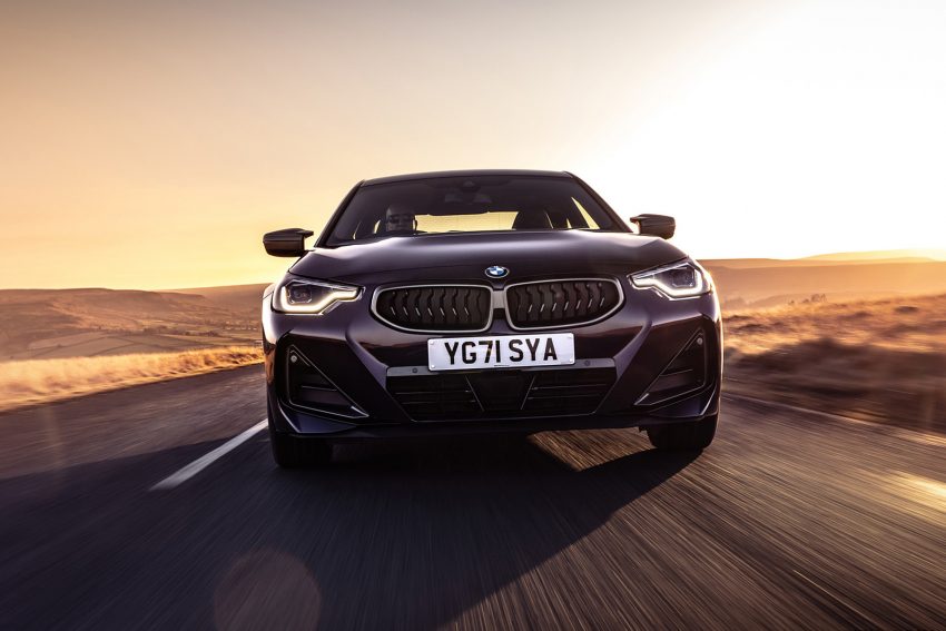 2022 BMW M240i Coupé - UK version - Front Wallpaper 850x567 #9