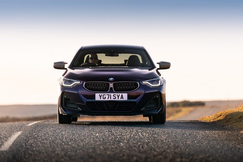 2022 BMW M240i Coupé - UK version - Front Wallpaper 850x566 #15