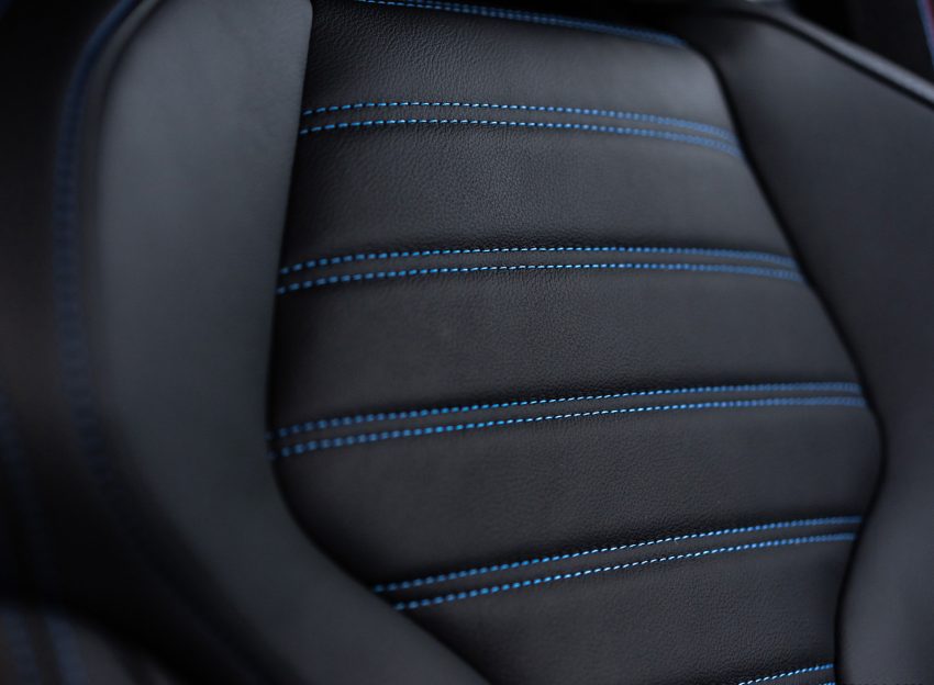 2022 BMW M240i Coupé - UK version - Interior, Front Seats Wallpaper 850x624 #35
