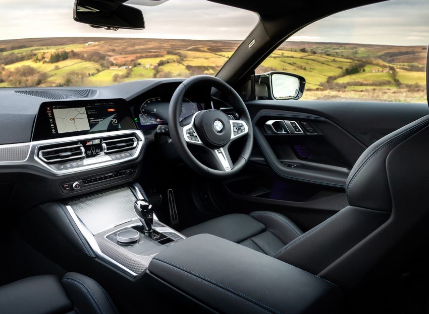 2022 BMW M240i Coupé - UK version - Interior Wallpaper 850x624 #28