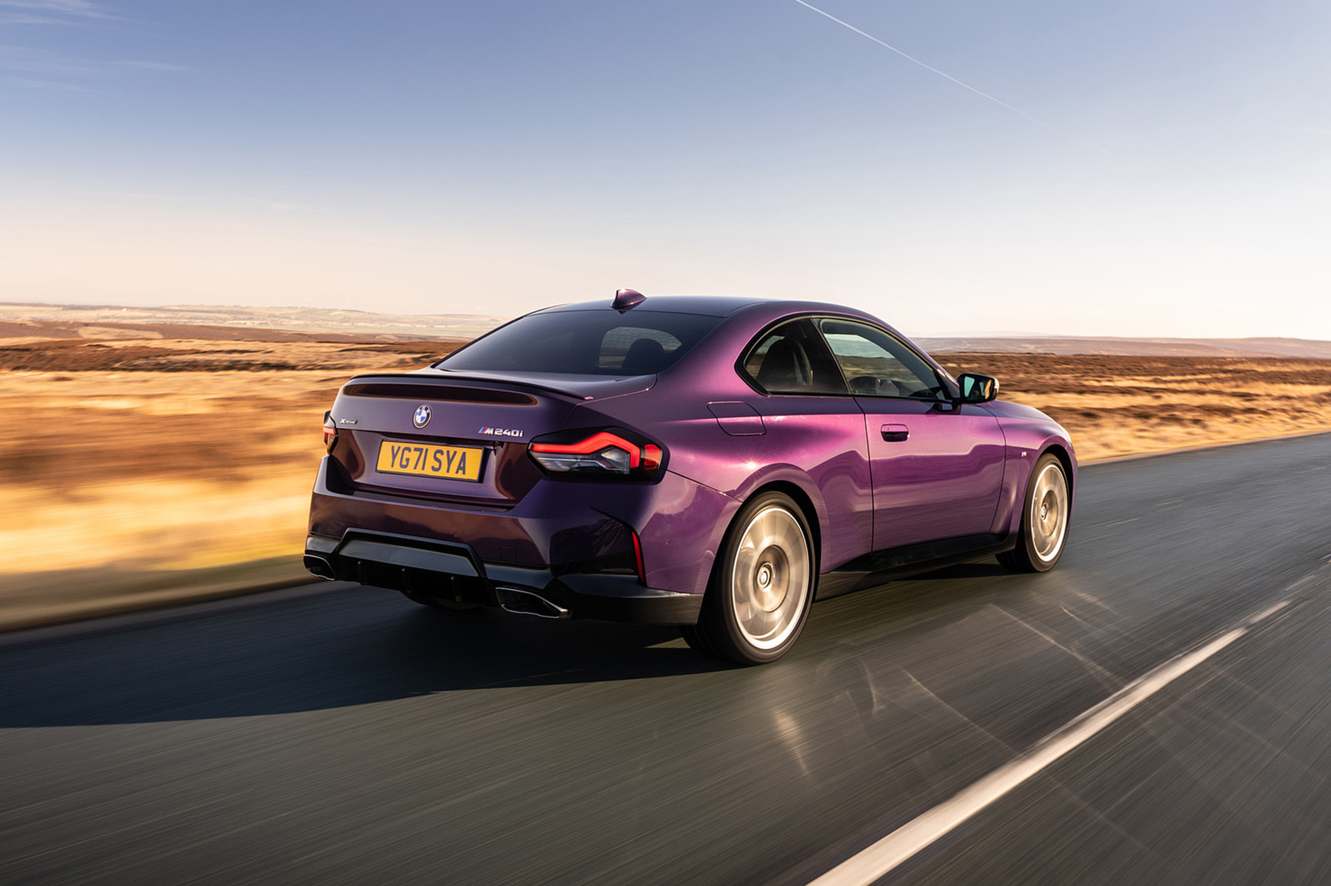 Download 2022 BMW M240i Coupé - UK version - Rear Three-Quarter HD Wallpaper 1920x1279 #13