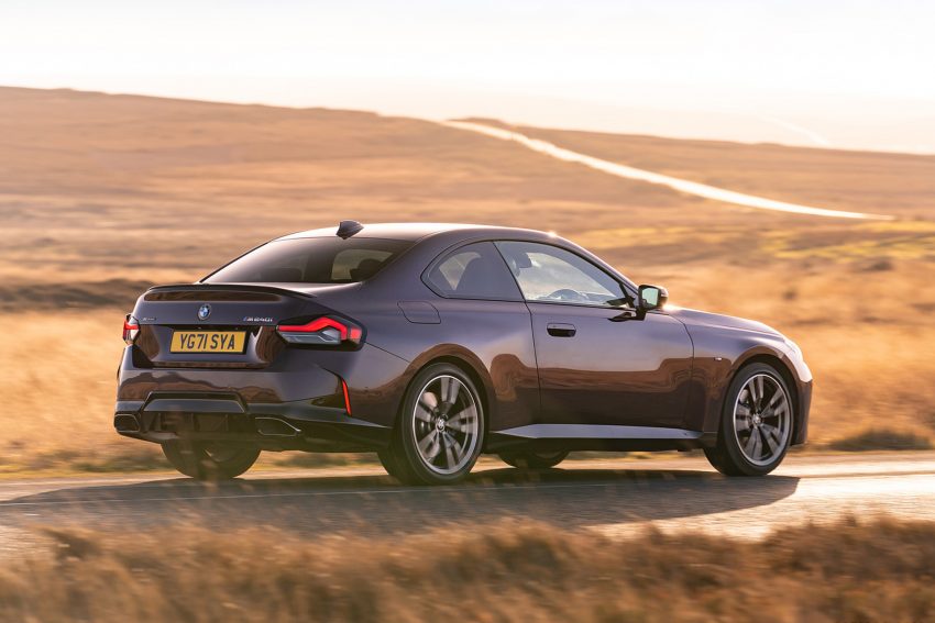 2022 BMW M240i Coupé - UK version - Rear Three-Quarter Wallpaper 850x567 #3