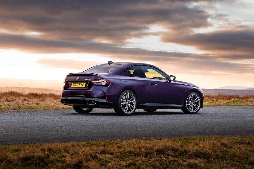 2022 BMW M240i Coupé - UK version - Rear Three-Quarter Wallpaper 850x567 #16