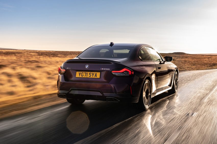 2022 BMW M240i Coupé - UK version - Rear Wallpaper 850x566 #4