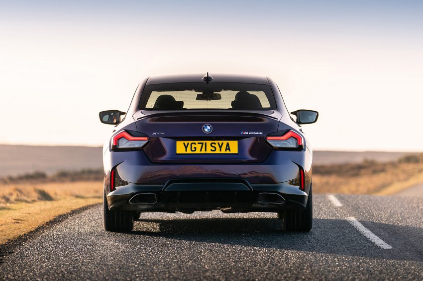 2022 BMW M240i Coupé - UK version - Rear Wallpaper 850x566 #17