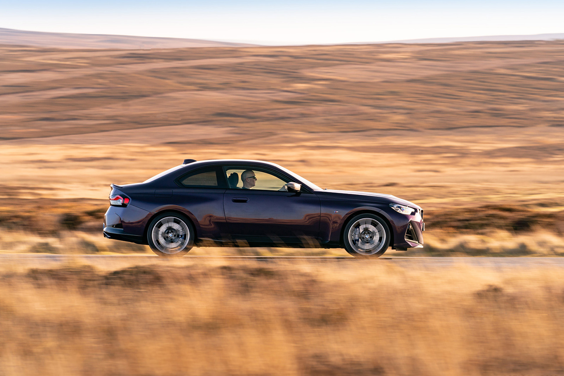 Download 2022 BMW M240i Coupé - UK version - Side HD Wallpaper 1921x1281 #5