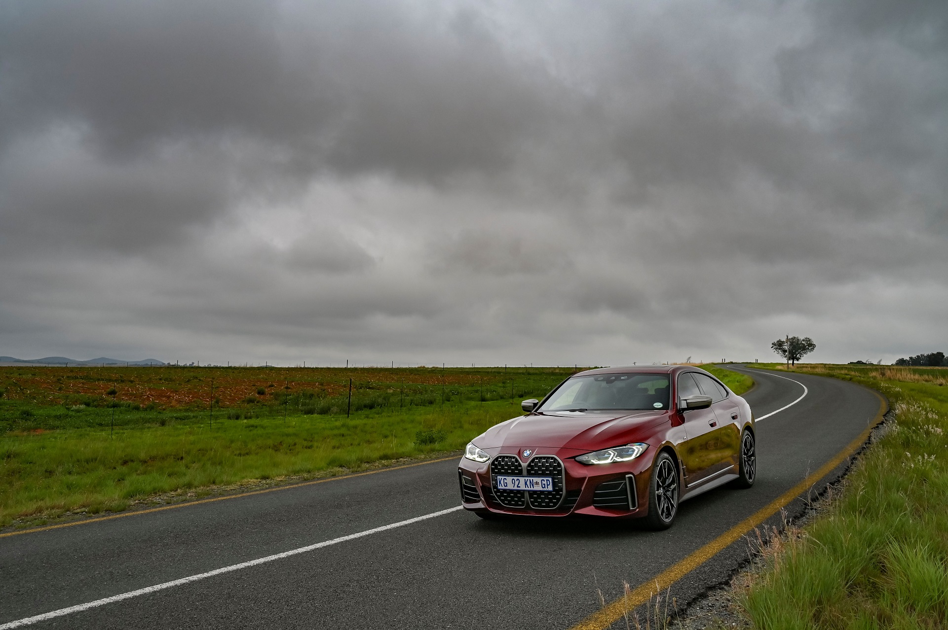 Download 2022 BMW M440i xDrive Gran Coupé - SA version - Front Three-Quarter HD Wallpaper 1921x1278 #3