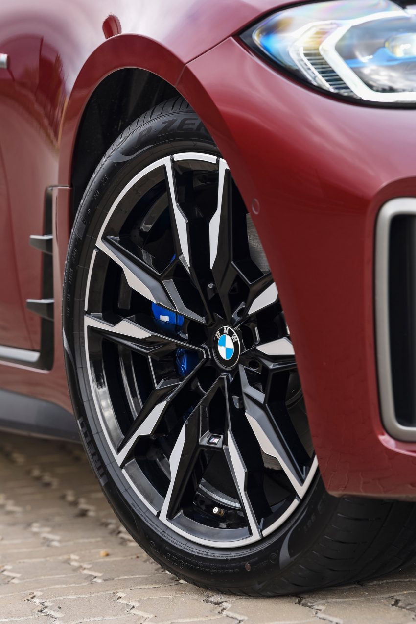 2022 BMW M440i xDrive Gran Coupé - SA version - Wheel Phone Wallpaper 850x1273 #33