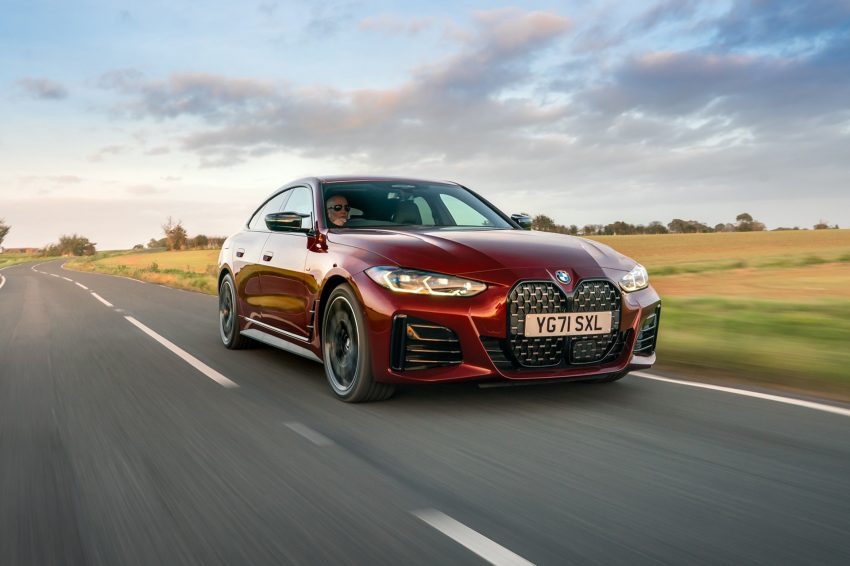 2022 BMW M440i xDrive Gran Coupé - UK version - Front Three-Quarter Wallpaper 850x566 #3