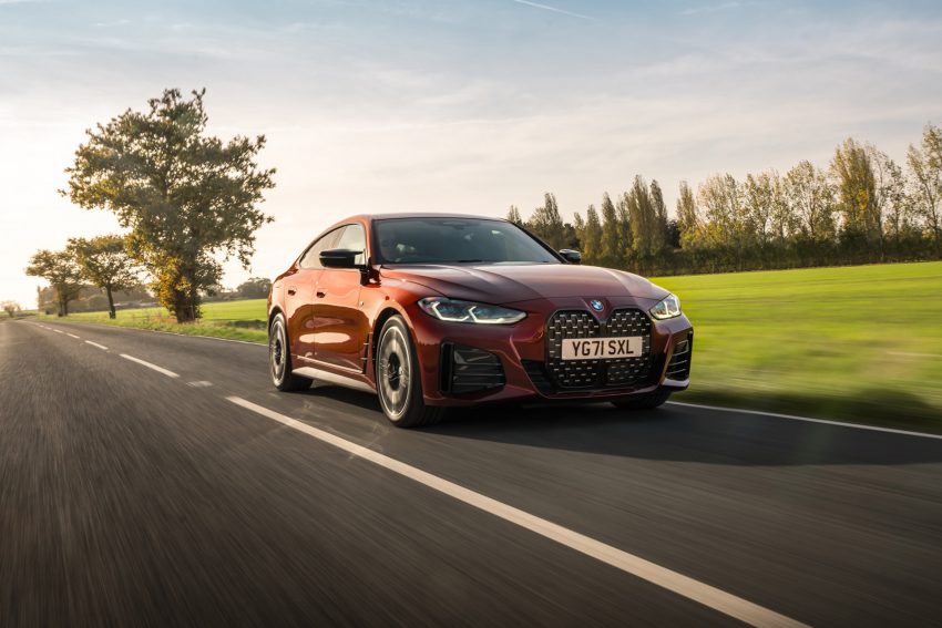 2022 BMW M440i xDrive Gran Coupé - UK version - Front Three-Quarter Wallpaper 850x567 #5
