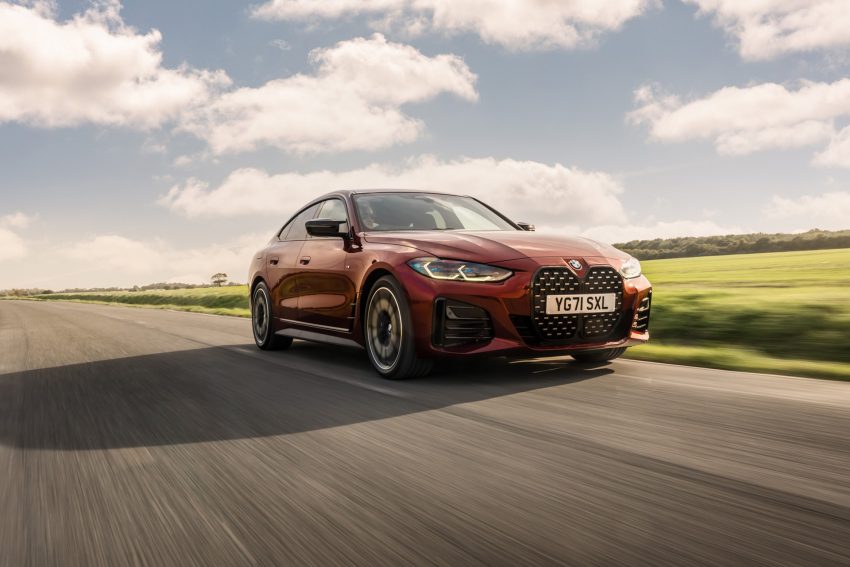 2022 BMW M440i xDrive Gran Coupé - UK version - Front Three-Quarter Wallpaper 850x567 #6