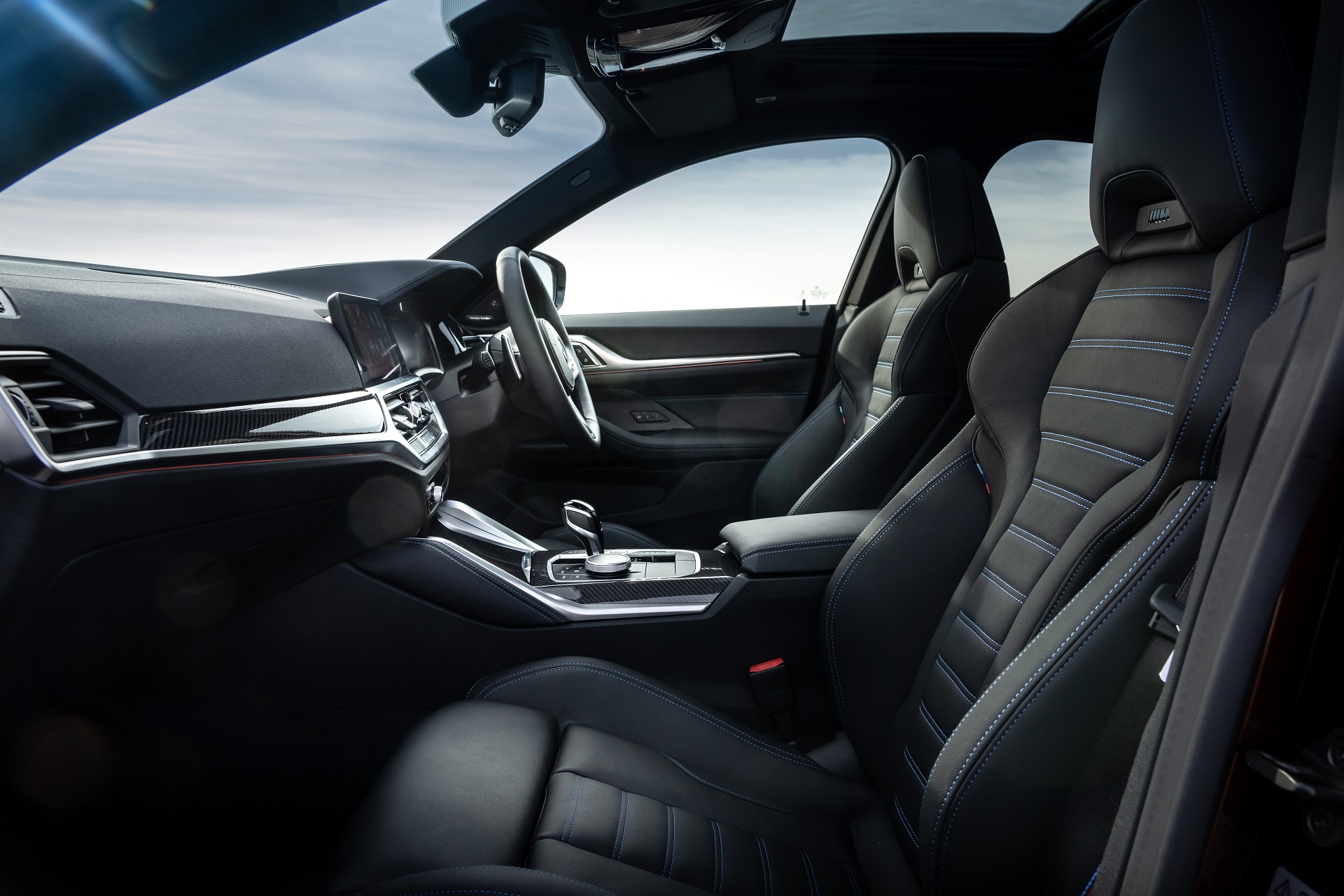 Download 2022 BMW M440i xDrive Gran Coupé - UK version - Interior, Front Seats HD Wallpaper 1920x1280 #26