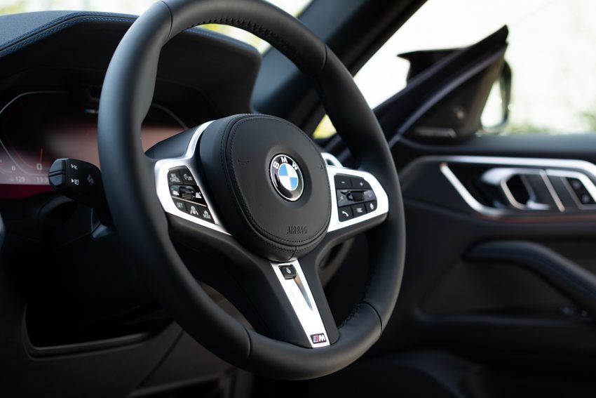 2022 BMW M440i xDrive Gran Coupé - UK version - Interior, Steering Wheel Wallpaper 850x567 #28