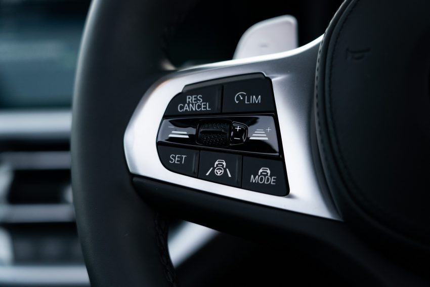 2022 BMW M440i xDrive Gran Coupé - UK version - Interior, Steering Wheel Wallpaper 850x567 #29