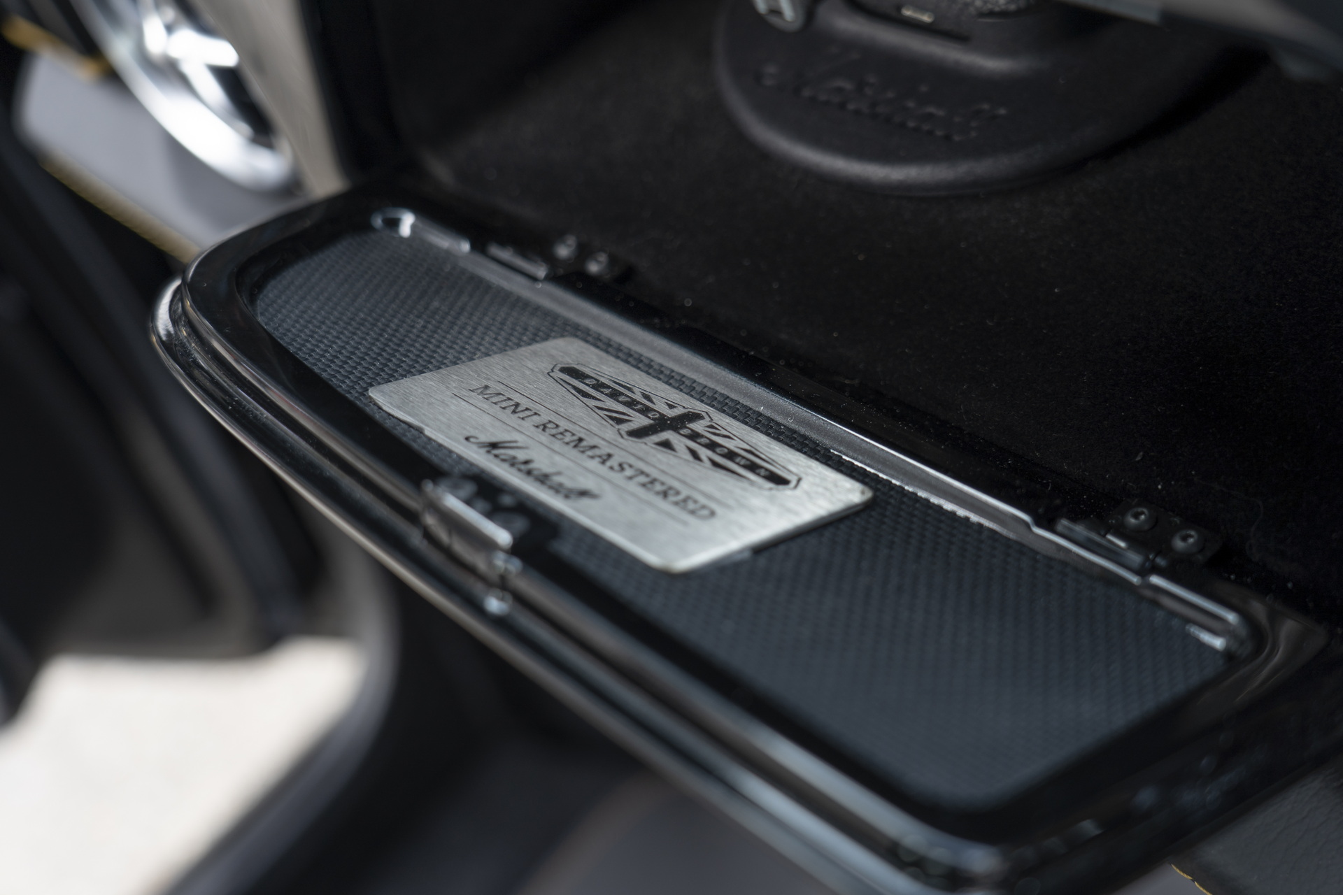 Download 2022 David Brown Automotive Mini Remastered Marshall Edition - Interior, Detail HD Wallpaper 1920x1280 #34