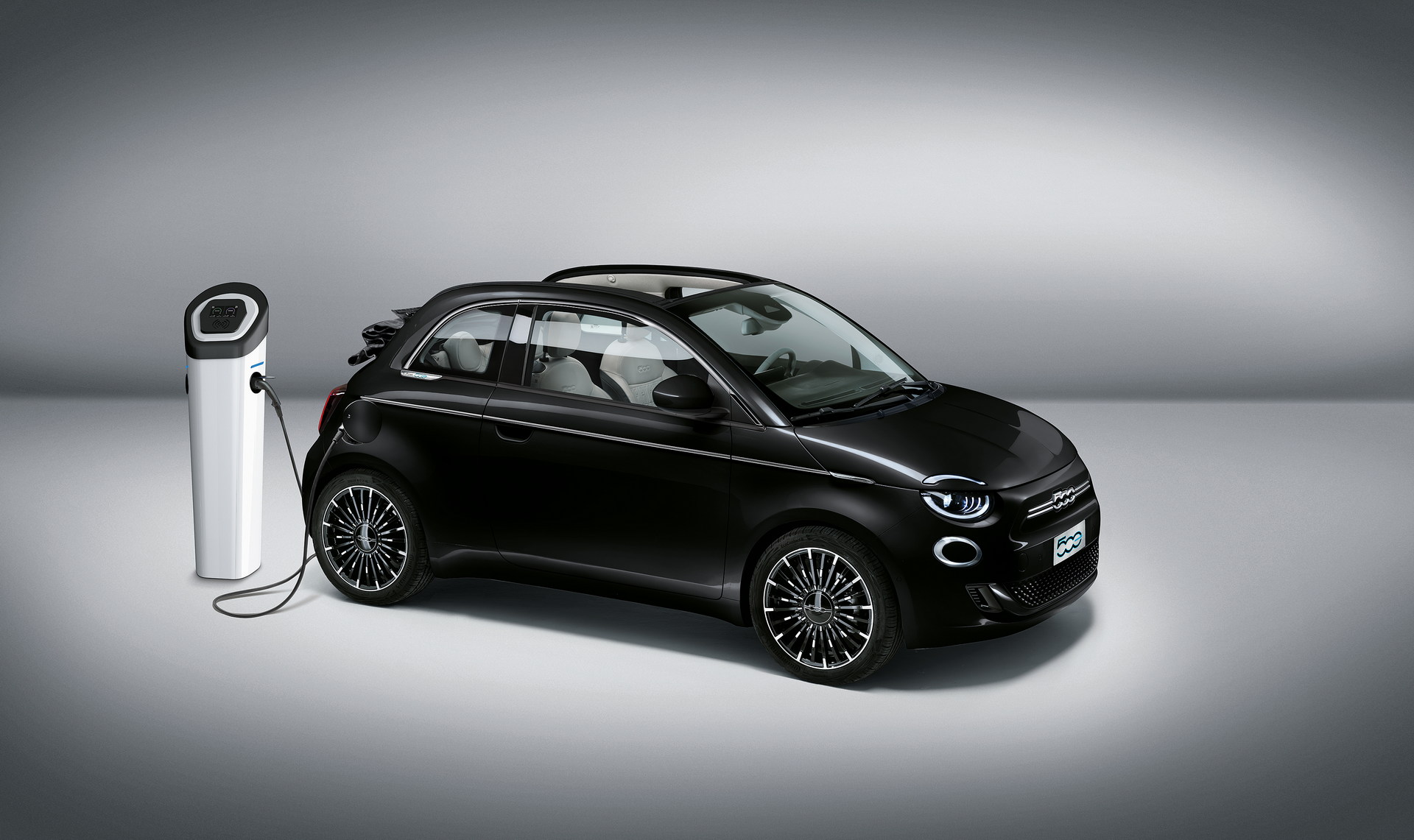 Download 2022 Fiat 500 La Prima by Bocelli - Charging HD Wallpaper 1920x1141 #3