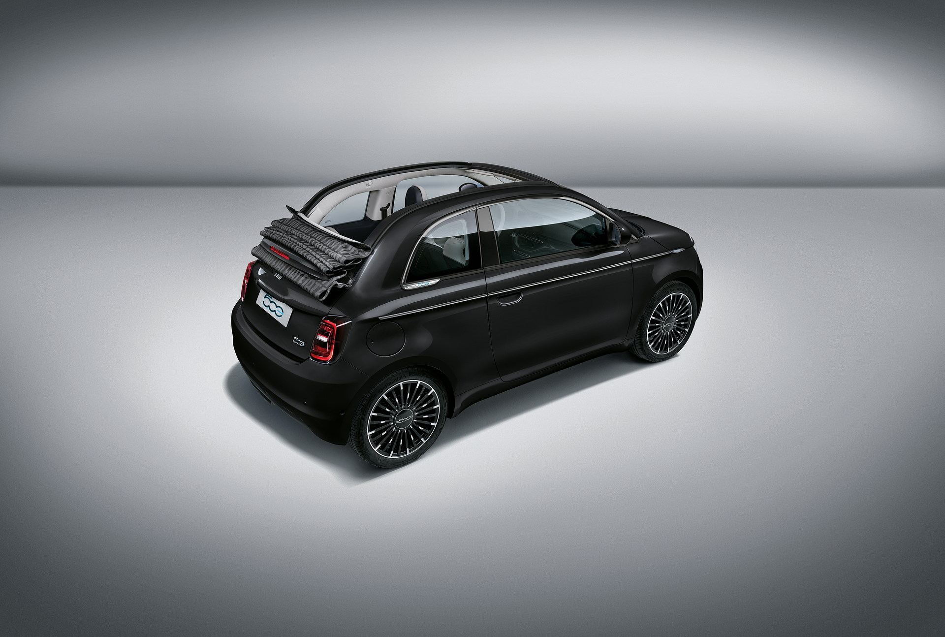Download 2022 Fiat 500 La Prima by Bocelli - Rear Three-Quarter HD Wallpaper 1920x1294 #2