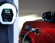 2022 Jeep Grand Cherokee 4xe - Charging Wallpaper 190x150
