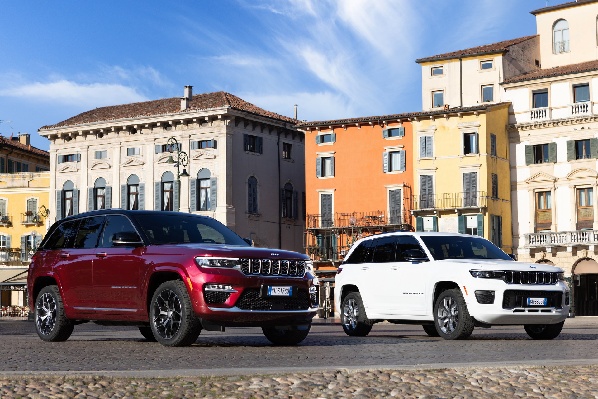 Download 2022 Jeep Grand Cherokee 4xe - Front Three-Quarter HD Wallpaper 1920x1281 #3