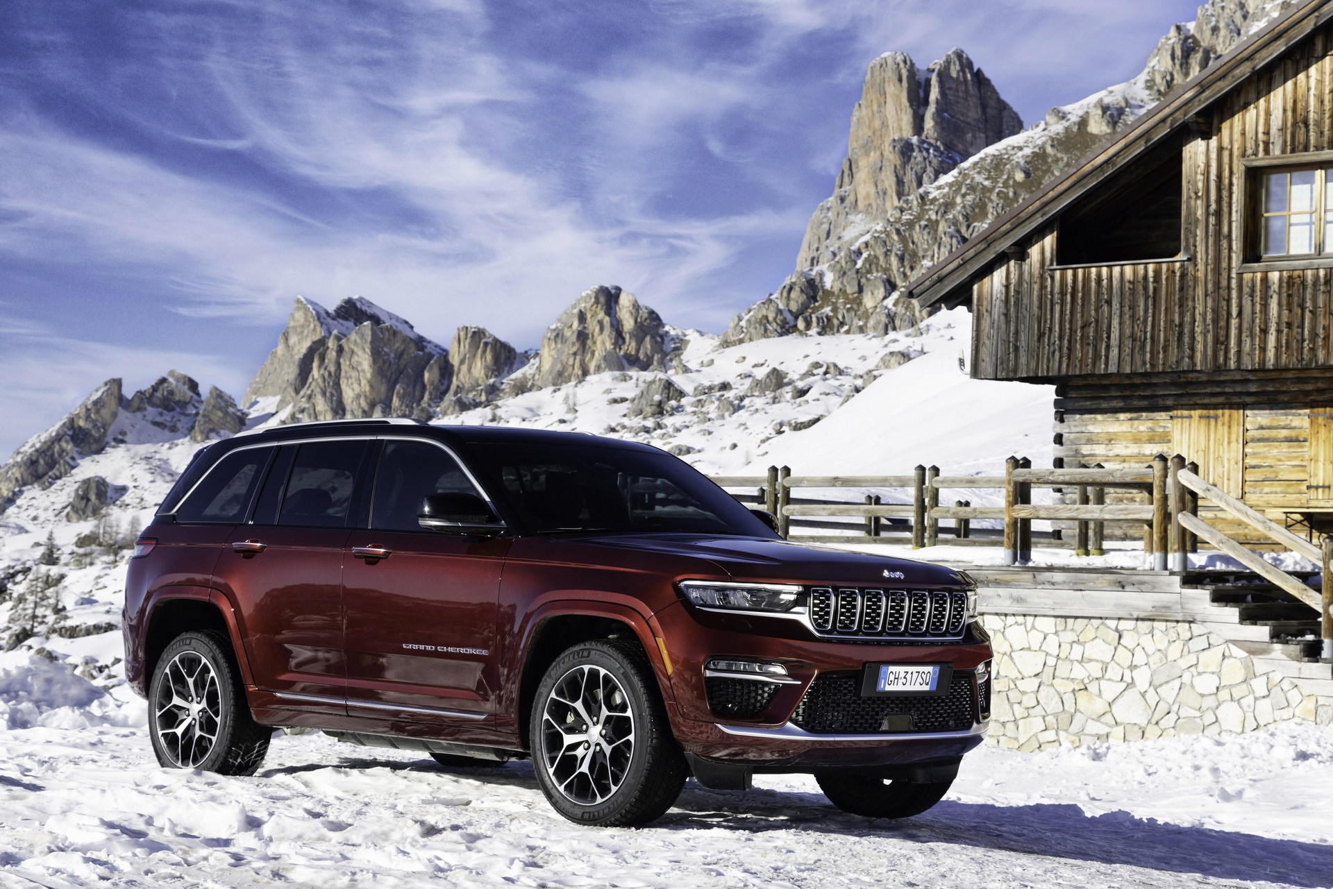 Download 2022 Jeep Grand Cherokee 4xe - Front Three-Quarter HD Wallpaper 1920x1281 #6