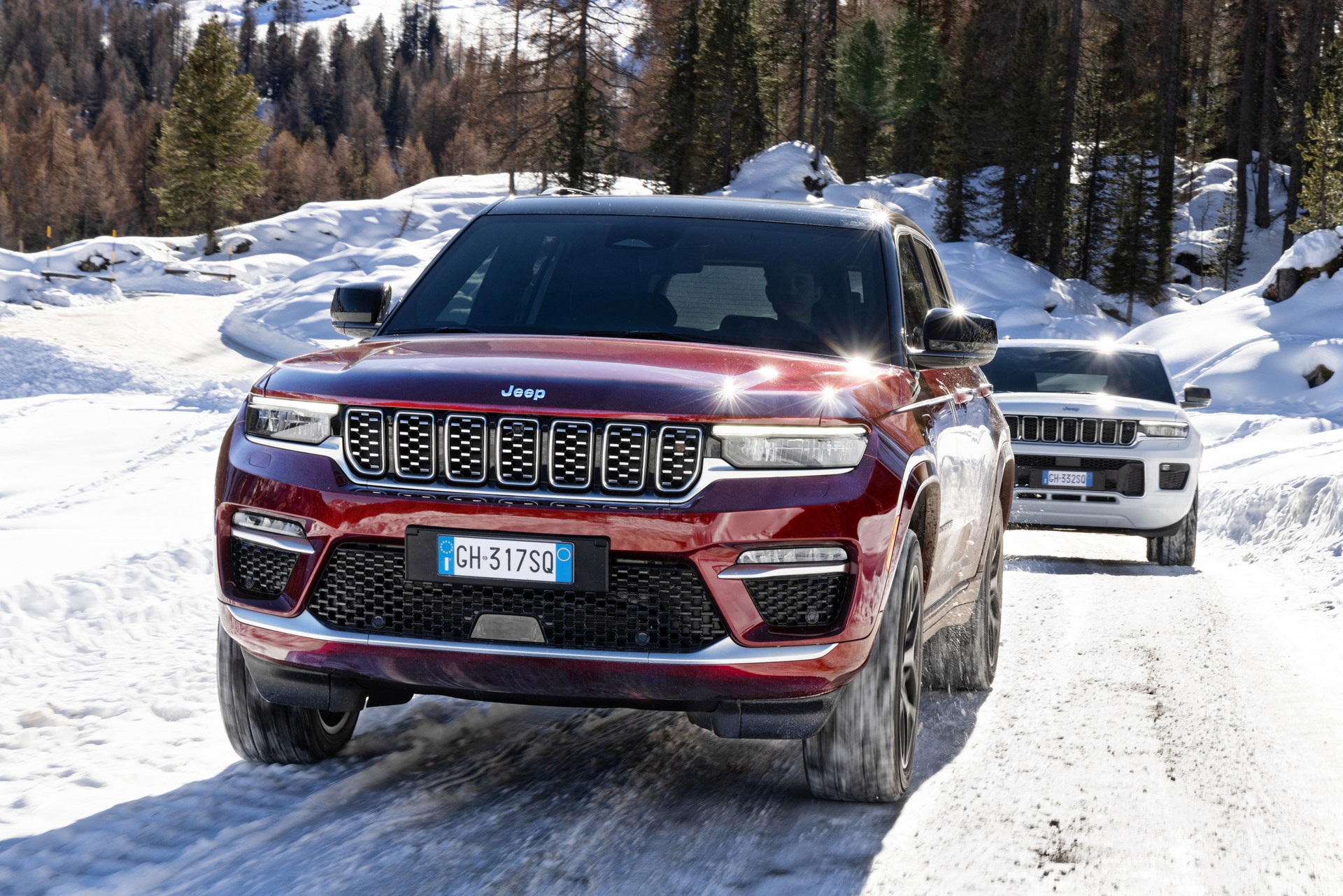 Download 2022 Jeep Grand Cherokee 4xe - Front HD Wallpaper 1920x1281 #7
