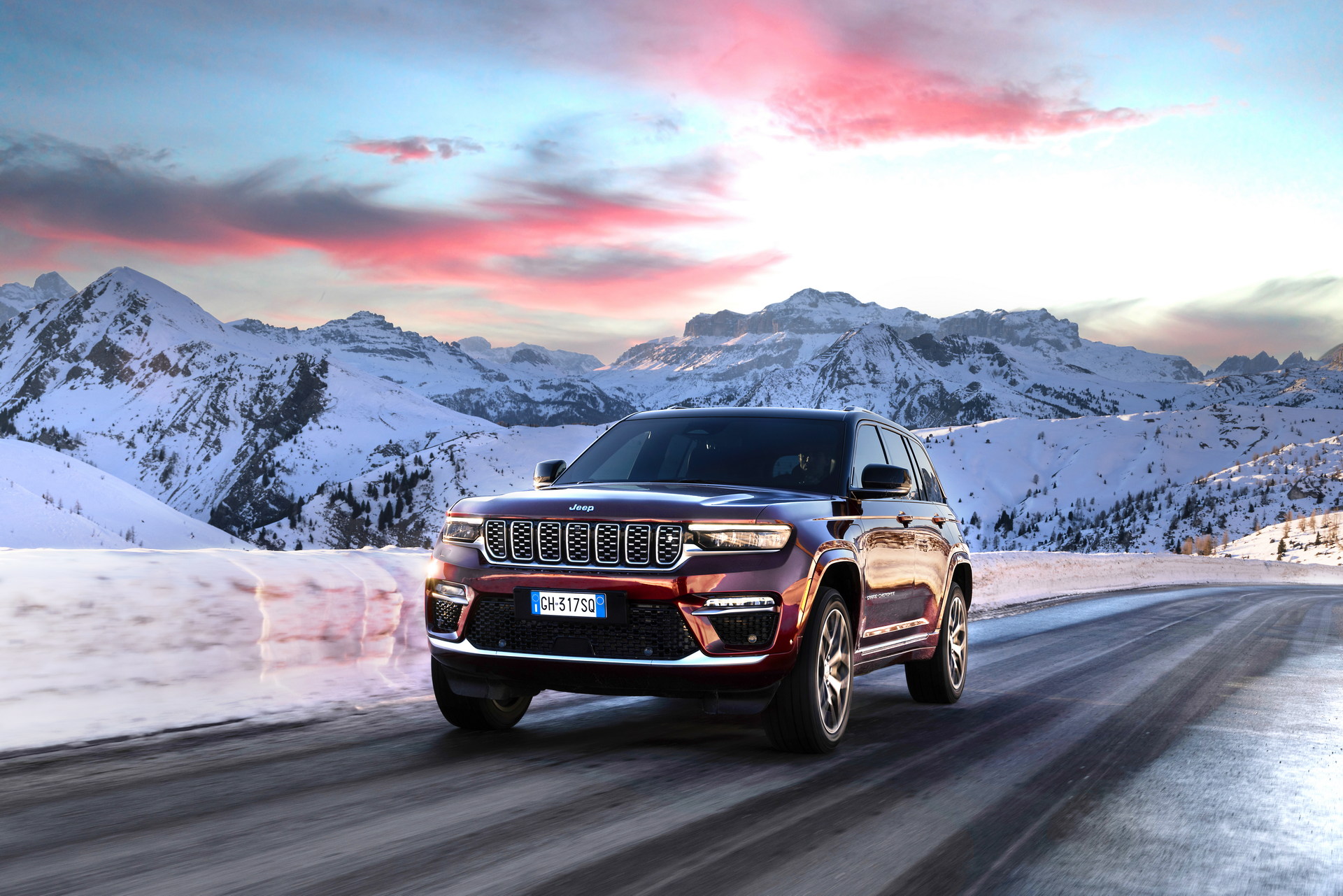 Download 2022 Jeep Grand Cherokee 4xe - Front HD Wallpaper 1920x1281 #8