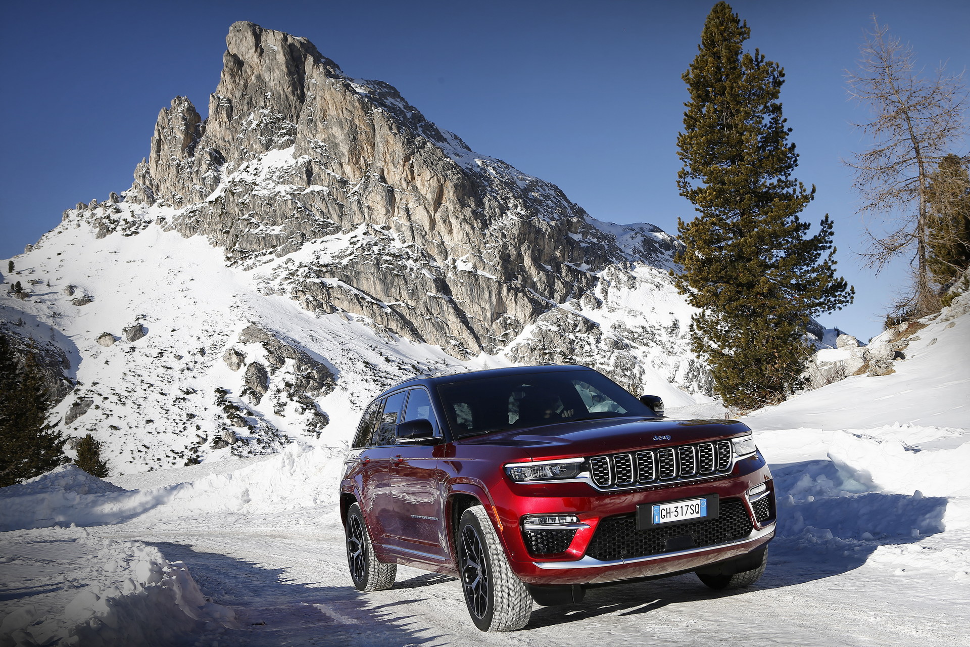 Download 2022 Jeep Grand Cherokee 4xe - Front HD Wallpaper 1920x1280 #9