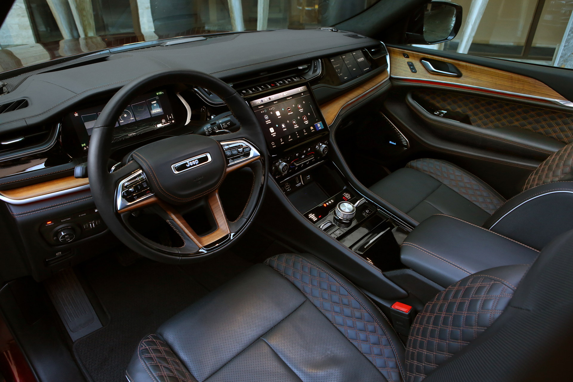 Download 2022 Jeep Grand Cherokee 4xe - Interior HD Wallpaper 1920x1280 #14