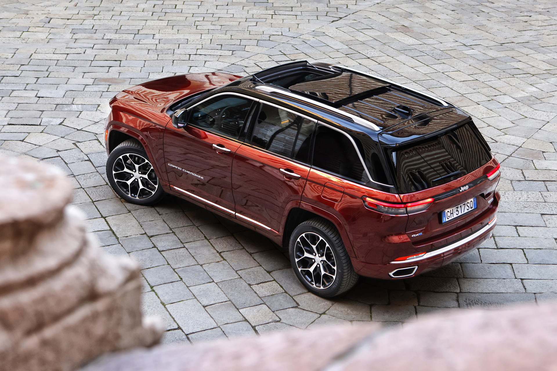 Download 2022 Jeep Grand Cherokee 4xe - Rear Three-Quarter HD Wallpaper 1920x1281 #4