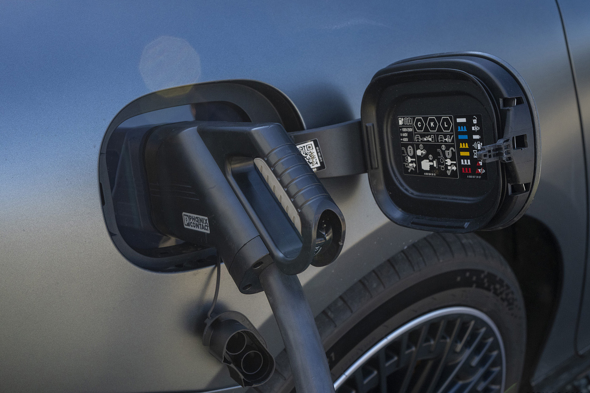 Download 2022 Mercedes-AMG EQS 53 4Matic+ - UK version - Charging Connector HD Wallpaper 1921x1281 #40