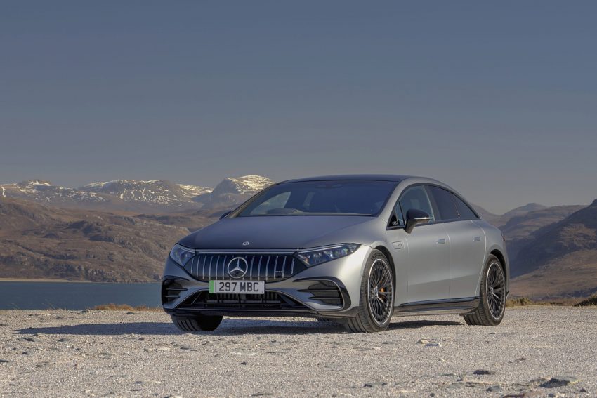 2022 Mercedes-AMG EQS 53 4Matic+ - UK version - Front Three-Quarter Wallpaper 850x567 #23
