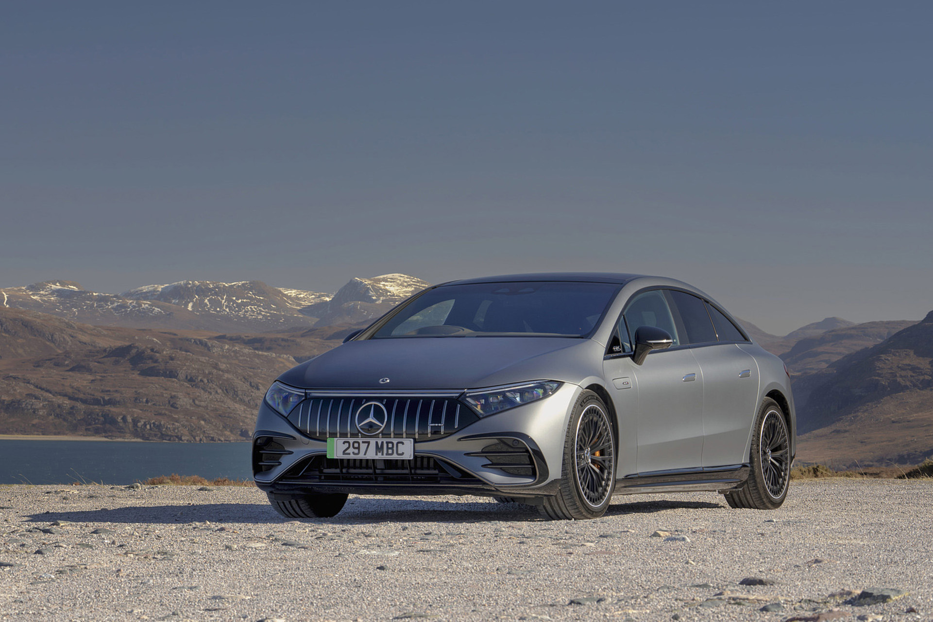 Download 2022 Mercedes-AMG EQS 53 4Matic+ - UK version - Front Three-Quarter HD Wallpaper 1921x1281 #23