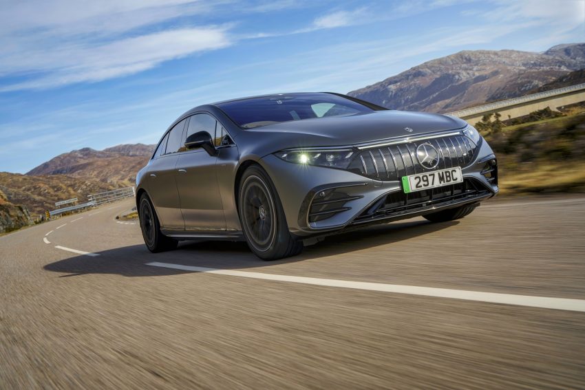 2022 Mercedes-AMG EQS 53 4Matic+ - UK version - Front Three-Quarter Wallpaper 850x567 #1