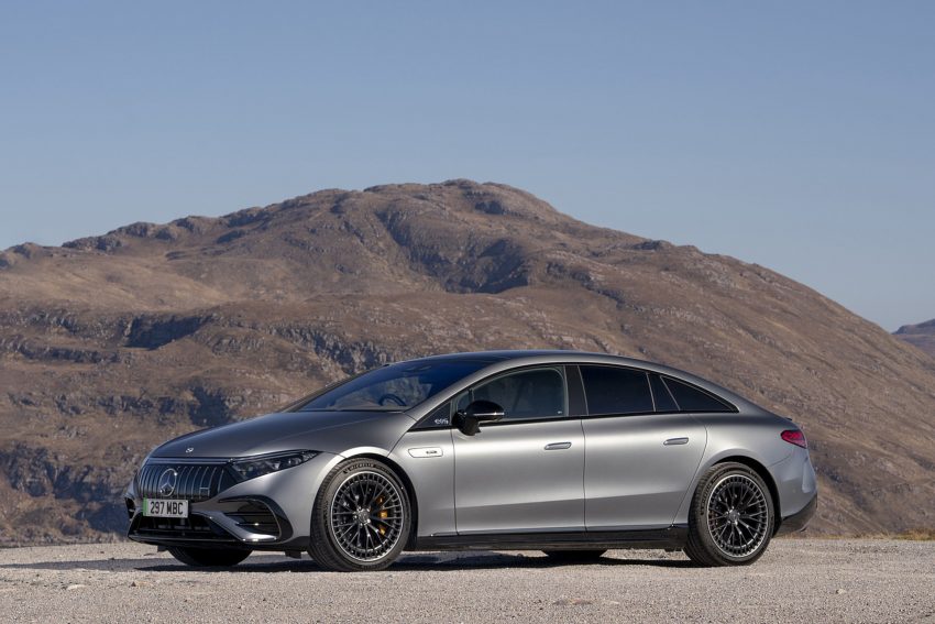 2022 Mercedes-AMG EQS 53 4Matic+ - UK version - Front Three-Quarter Wallpaper 850x567 #25