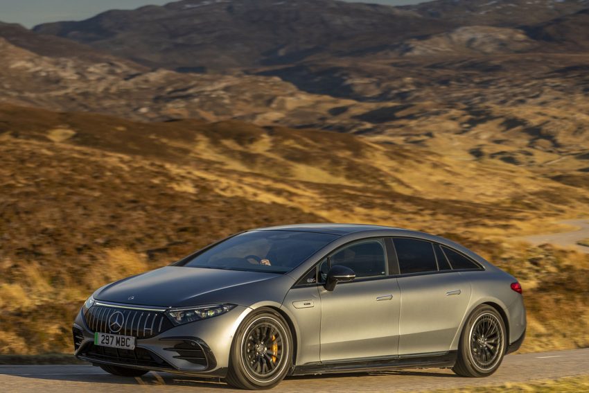 2022 Mercedes-AMG EQS 53 4Matic+ - UK version - Front Three-Quarter Wallpaper 850x567 #24