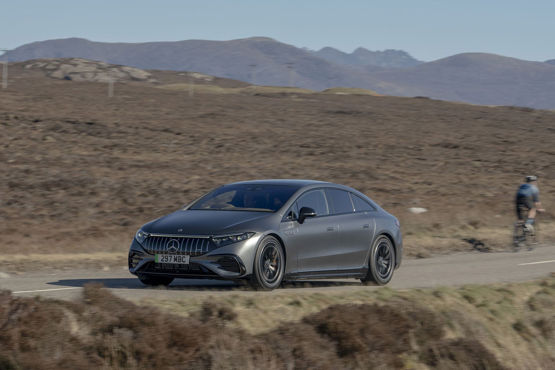 Download 2022 Mercedes-AMG EQS 53 4Matic+ - UK version - Front Three-Quarter HD Wallpaper 1921x1281 #9