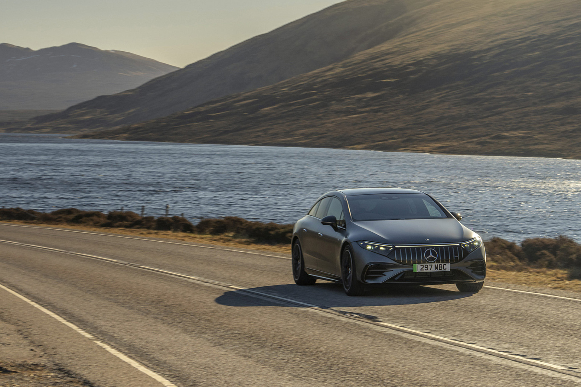 Download 2022 Mercedes-AMG EQS 53 4Matic+ - UK version - Front HD Wallpaper 1921x1281 #4