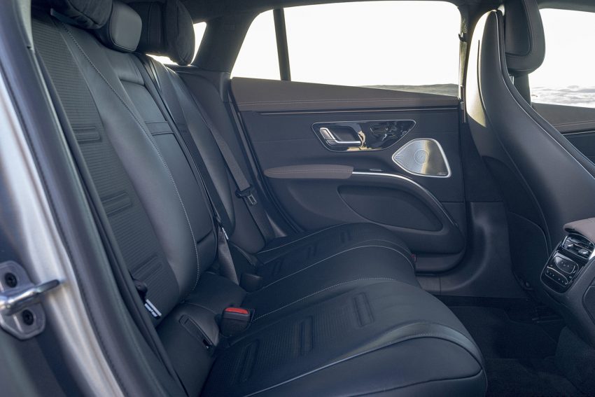 2022 Mercedes-AMG EQS 53 4Matic+ - UK version - Interior, Rear Seats Wallpaper 850x567 #62