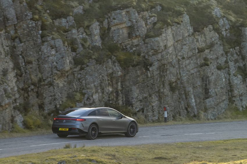 2022 Mercedes-AMG EQS 53 4Matic+ - UK version - Rear Three-Quarter Wallpaper 850x567 #13